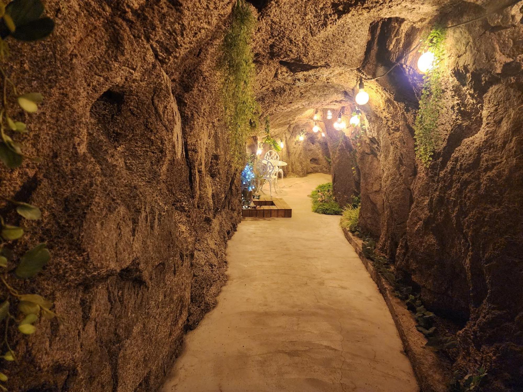 Seochon Secret Cave House Seoul